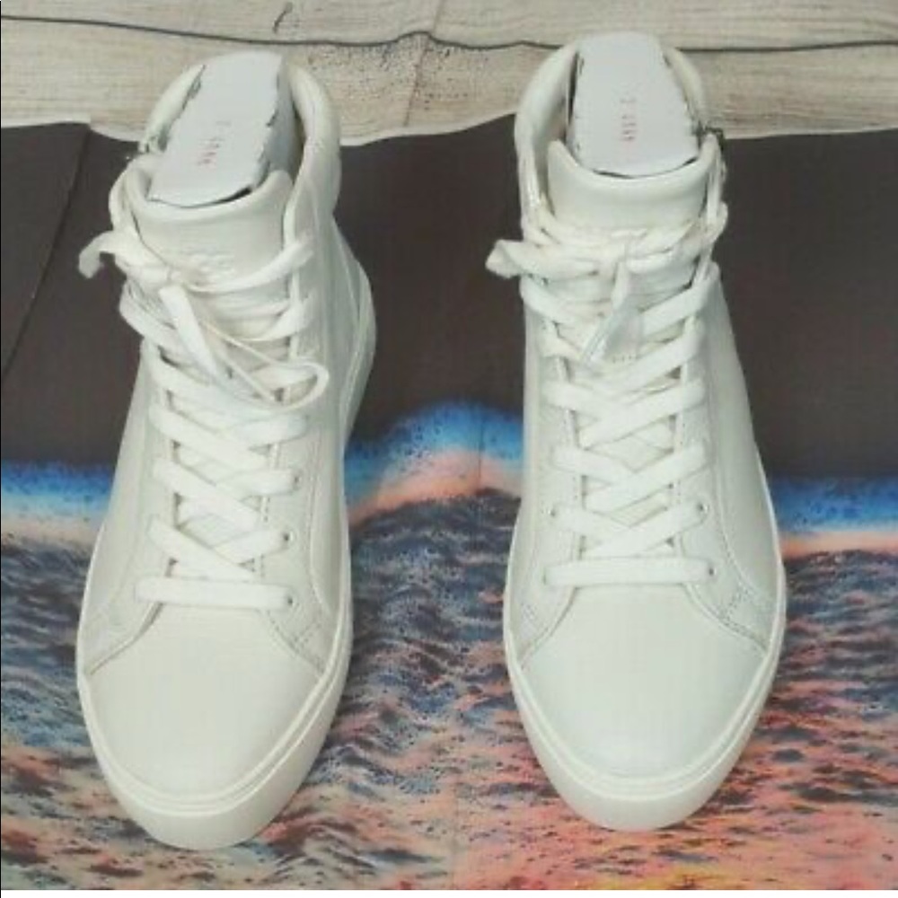 👟 UGG – Olli High Top Leather Sneaker like NEW